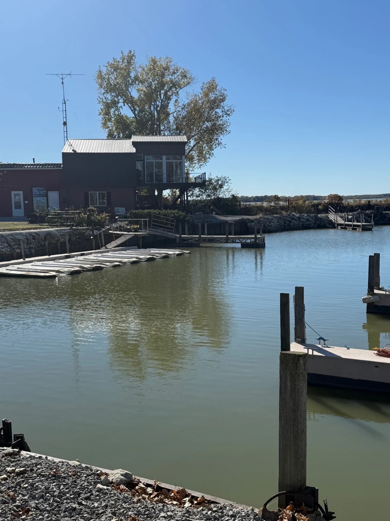 $10 Daily Ramp Fee for the public . Ramp at Bay Harbor Marina and Ramp at Rum
Runners Cove INN